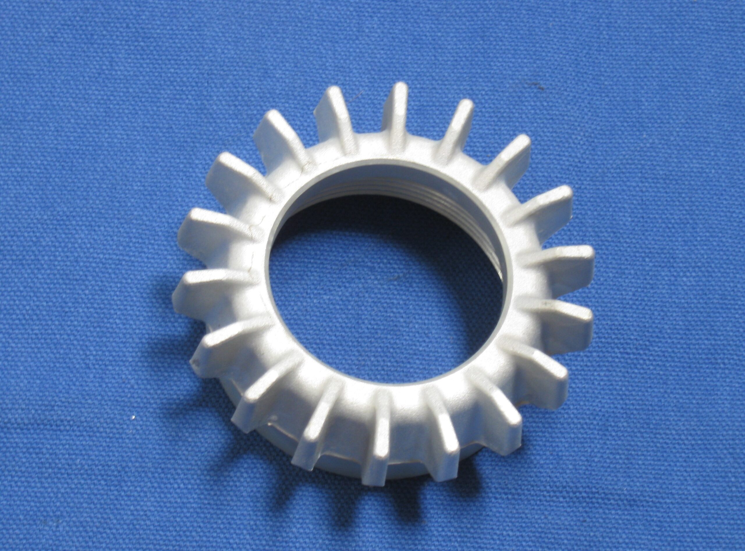 Auspuffmutter ab /7 kurze Flügel 1 Auspuffmutter ab /7 kurze Flügel 1234721 BMW R 60/7 - R 100 RT Bj. 1976 - 1979 Auspuffmutter ab /7 kurze Flügel